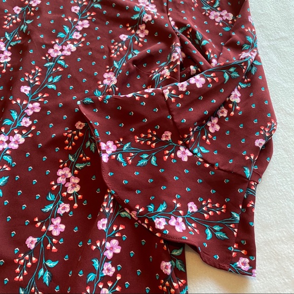 Old Navy Floral Blouse - Picture 2 of 5
